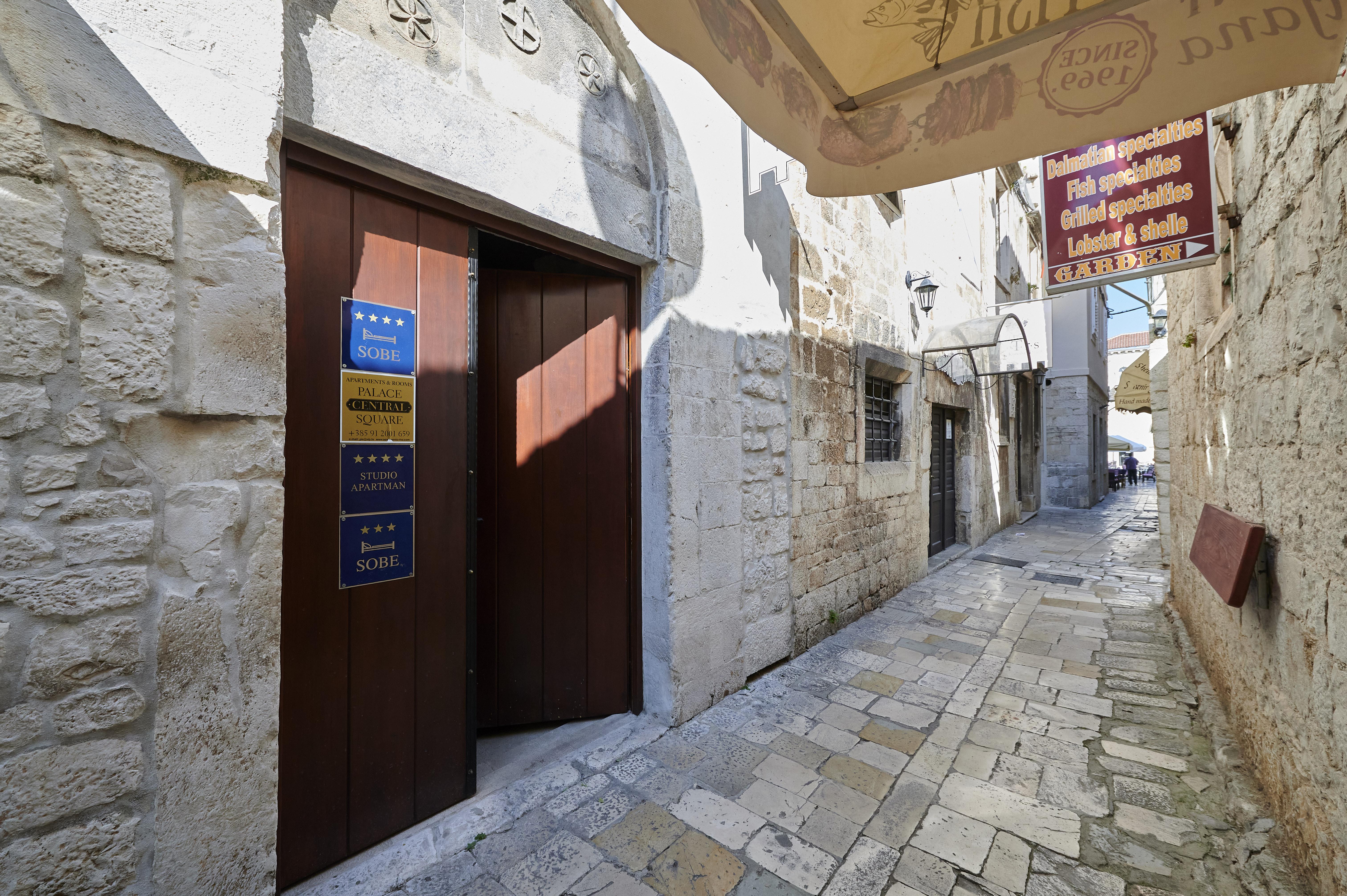 טרוגיר Palace Central Square מראה חיצוני תמונה